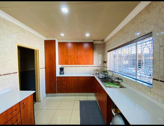 4 BEDROOM HOUSE FOR SALE IN KIBLER PARK